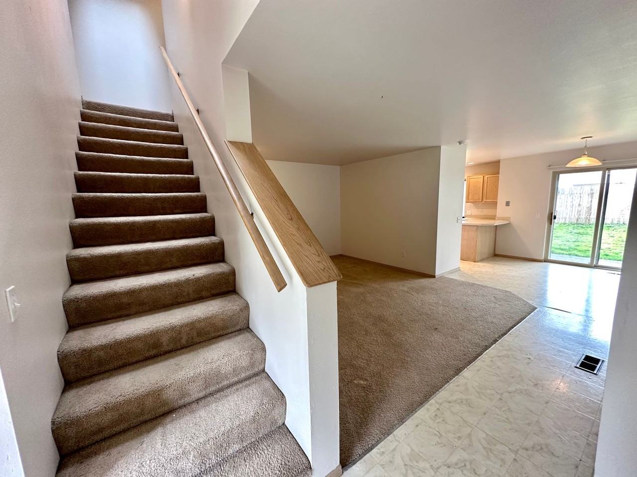 2425 Kentucky St - Photo 5 of 25