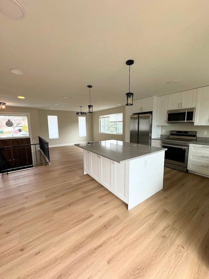 255 W 1700 S - Photo 4 of 24