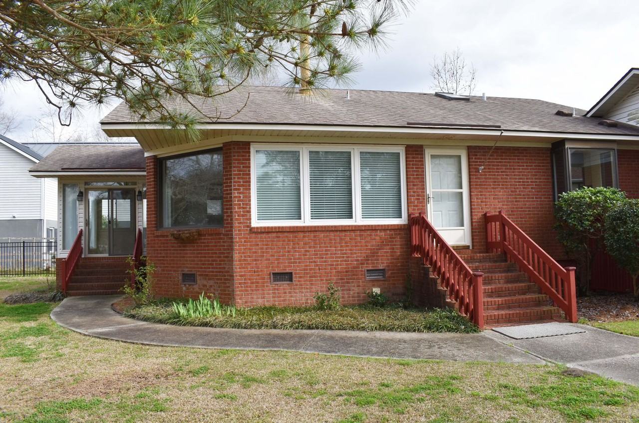 1027 Pirates Cove Cir - Photo 2 of 19