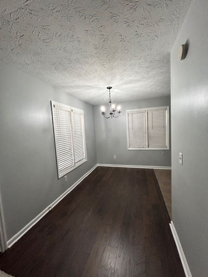 785 Iroquois Circle - Photo 4 of 13