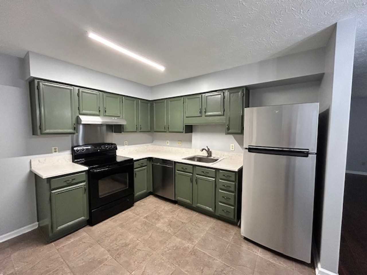 785 Iroquois Circle - Photo 5 of 13