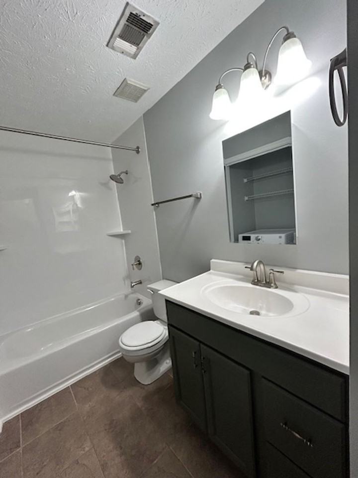 785 Iroquois Circle - Photo 6 of 13