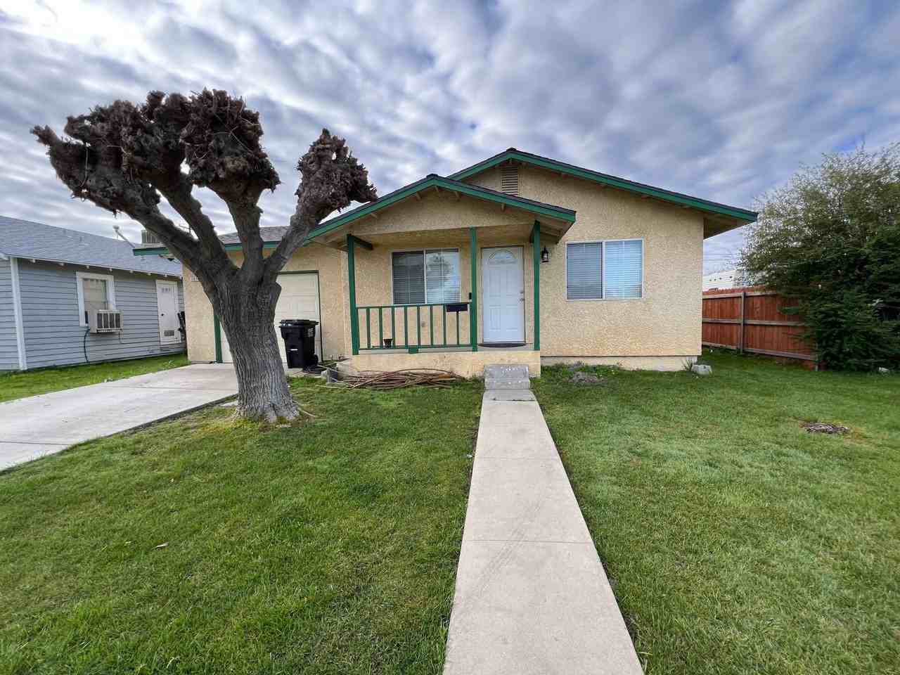 1417 Hall Ave - Photo 2 of 22