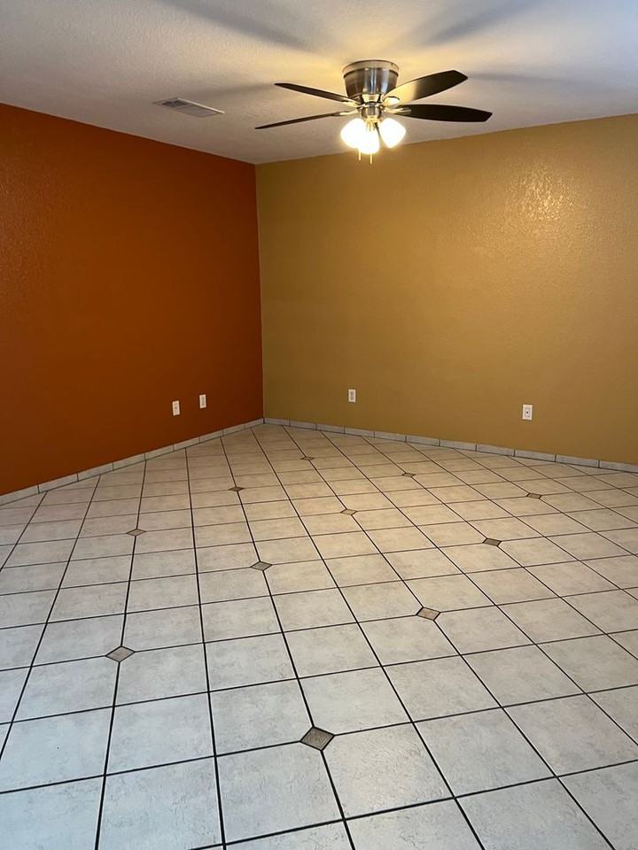 1417 Hall Ave - Photo 3 of 22