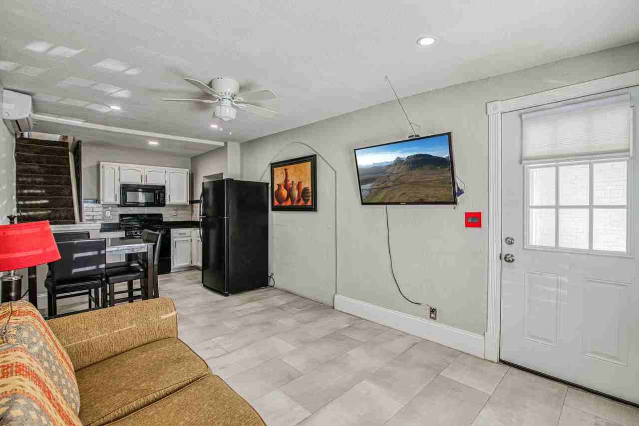 3427 Idalia Ave - Photo 2 of 20