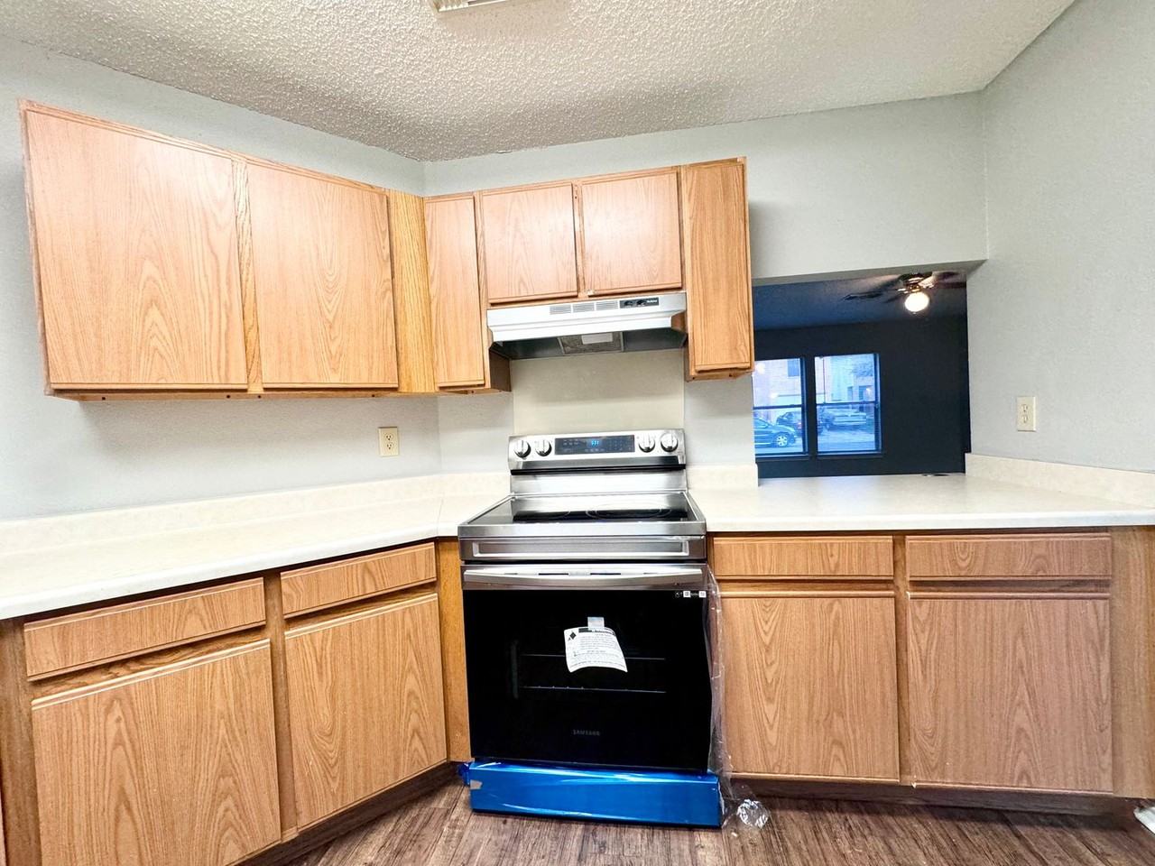 8732 Seneca Crk - Photo 6 of 20