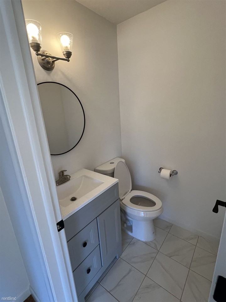 47 New Britain Ave - Photo 3 of 10