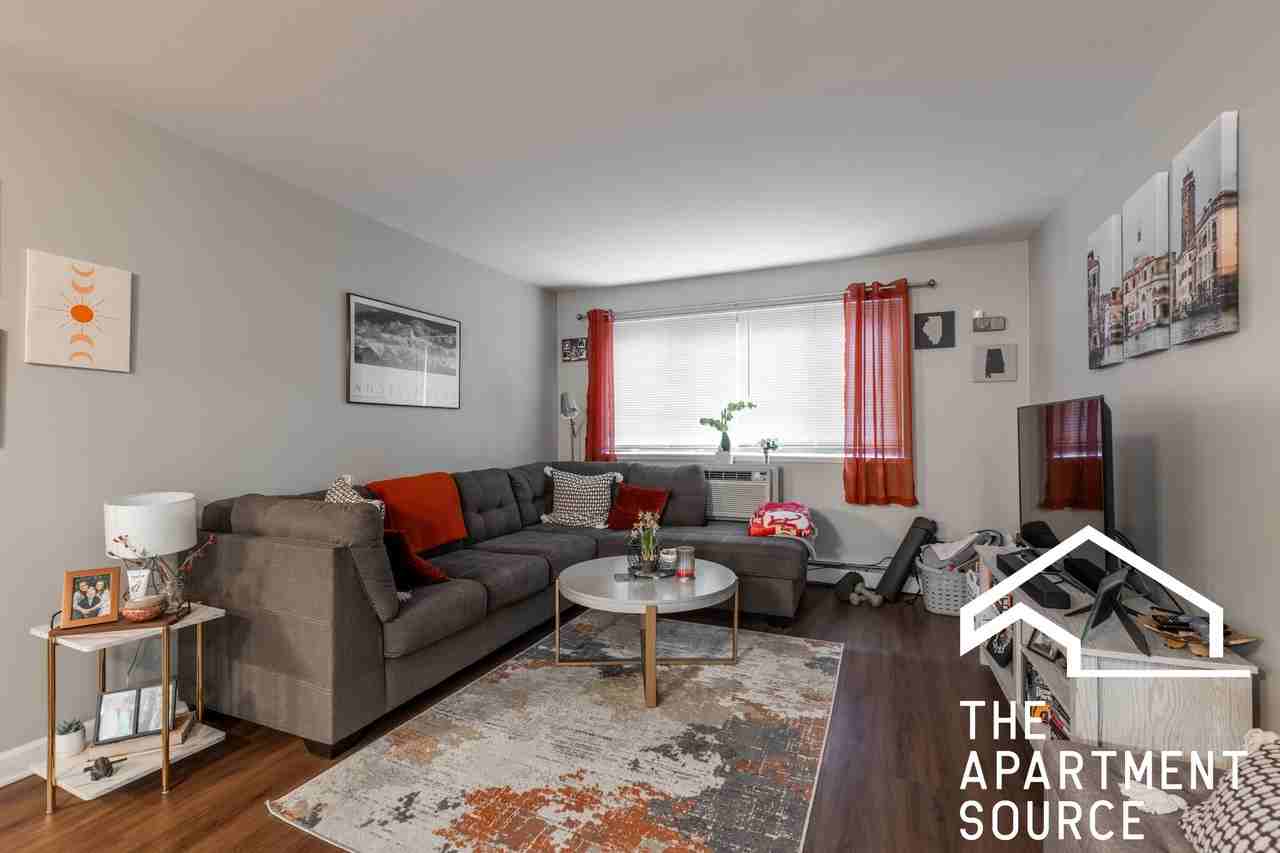 607 W Wrightwood Ave #210 - Photo 2 of 14