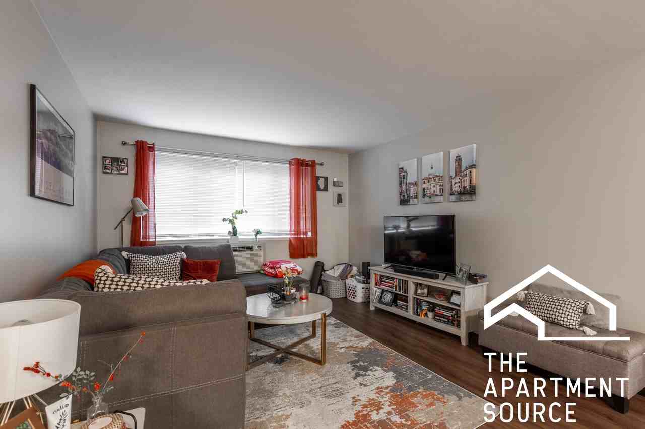 607 W Wrightwood Ave #210 - Photo 3 of 14