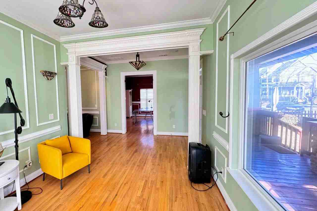 804 E 35th St - Photo 3 of 22