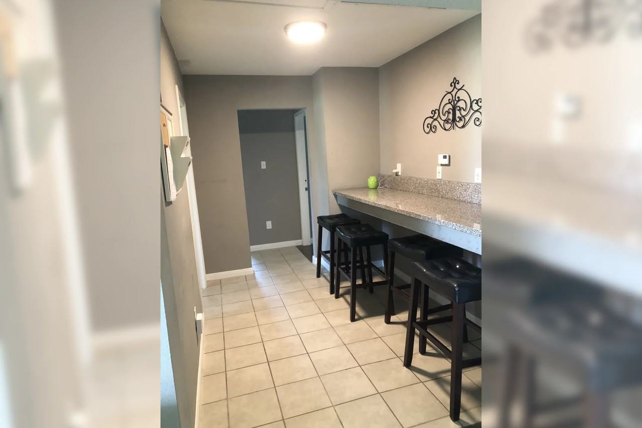 190 Clark St Rm 1 - Photo 3 of 3