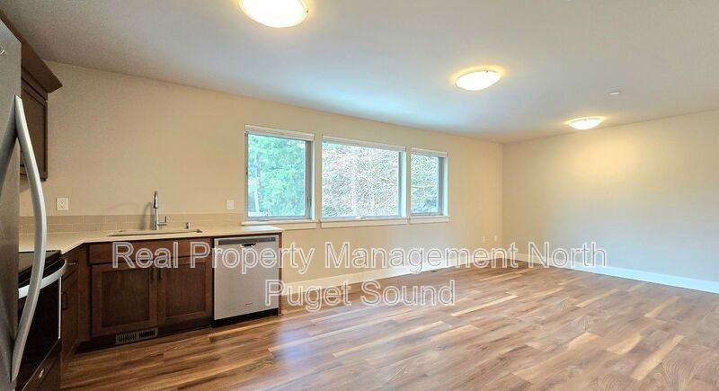 6121 Ne 195th Pl - Photo 3 of 12