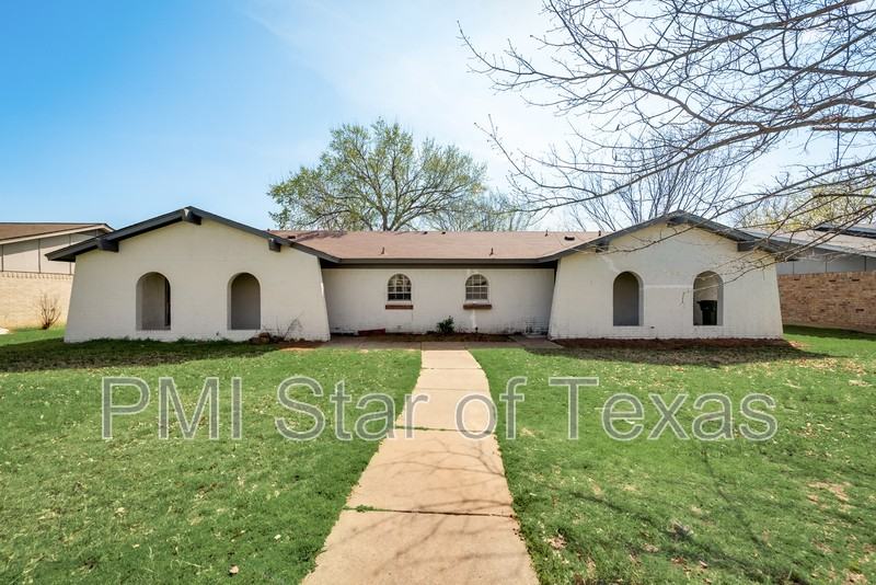 7712 Mary Dr - Photo 3 of 25