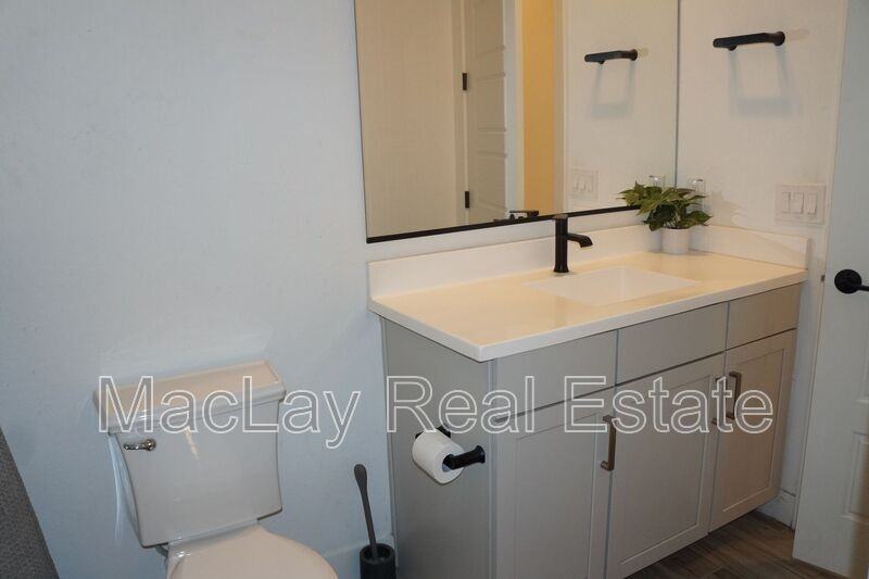 10864 W Marshall Ave - Photo 6 of 18