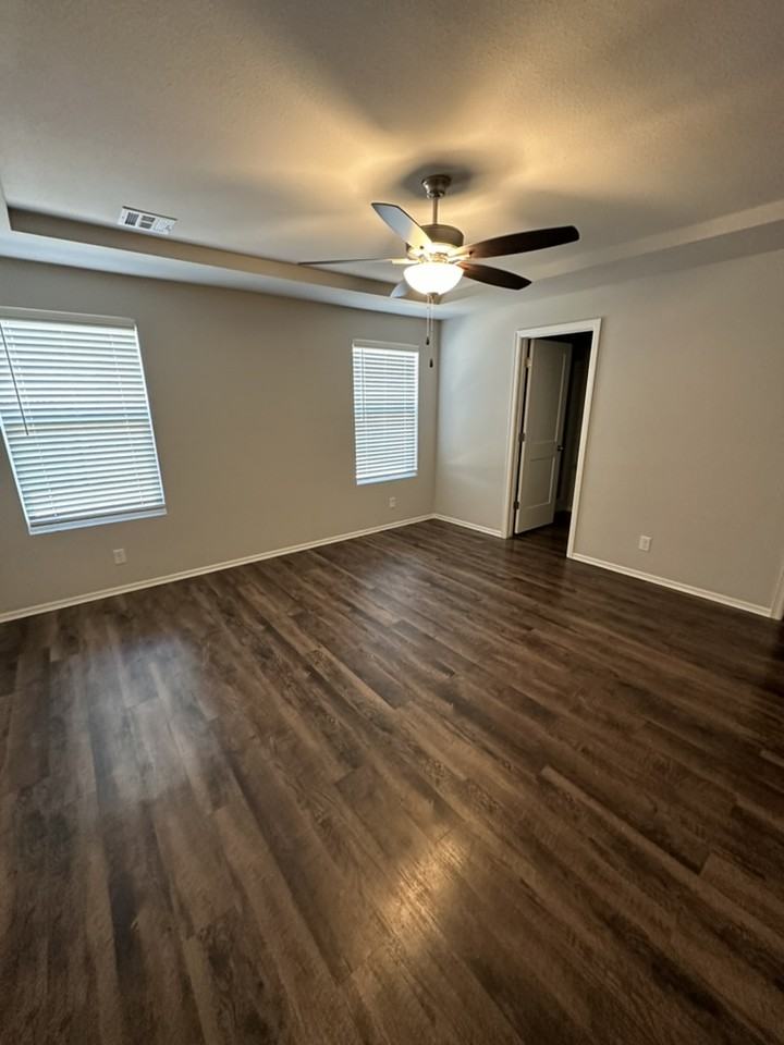 13245 S 19th St - Photo 6 of 17
