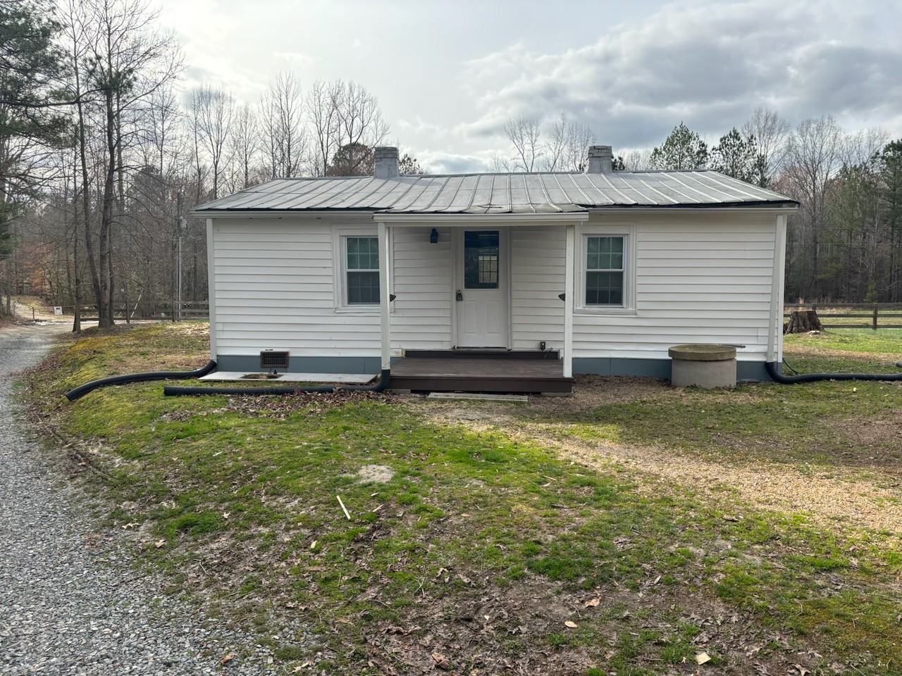 1057 Mount Columbia Rd - Photo 3 of 9