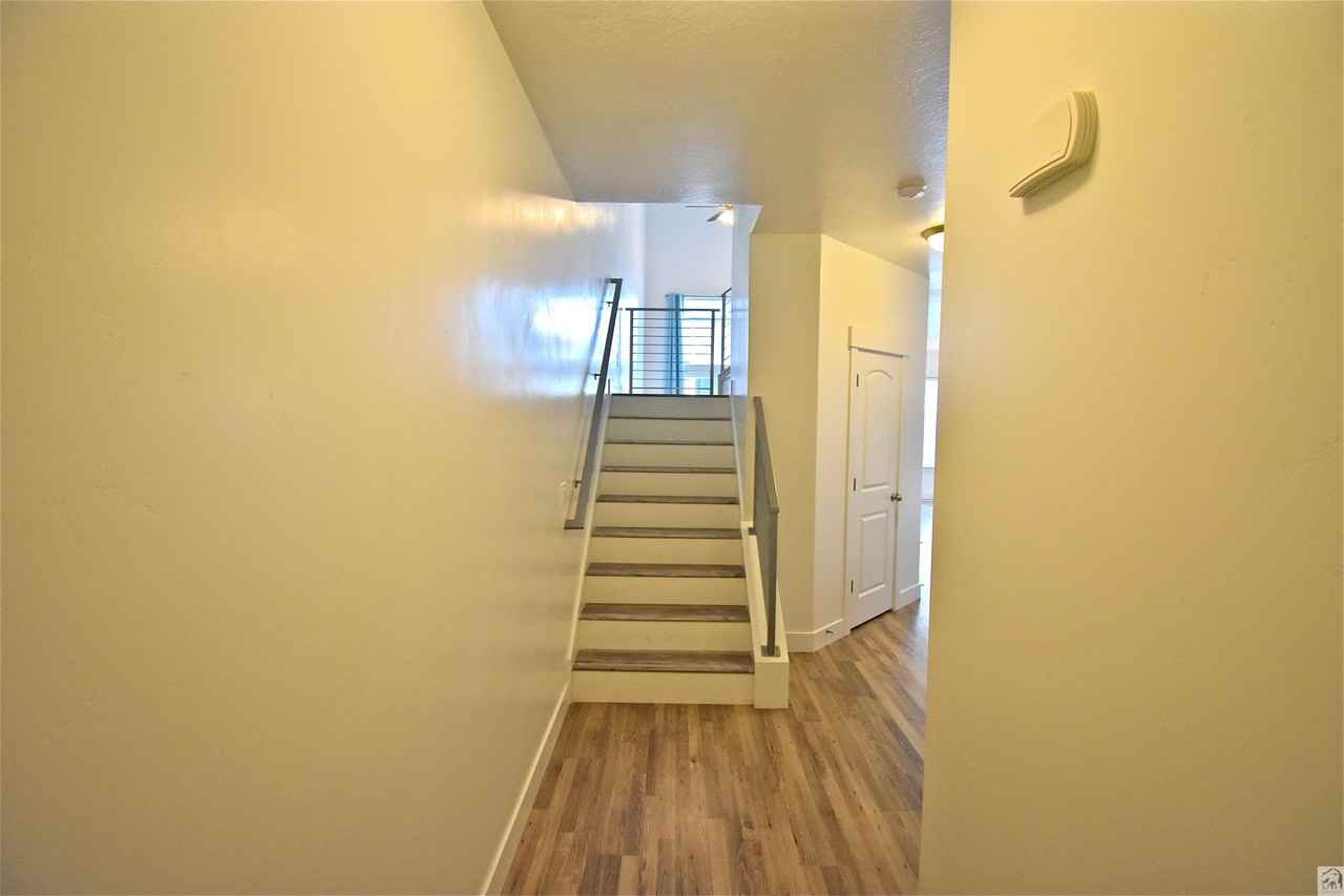 3642 Wn - Photo 2 of 39