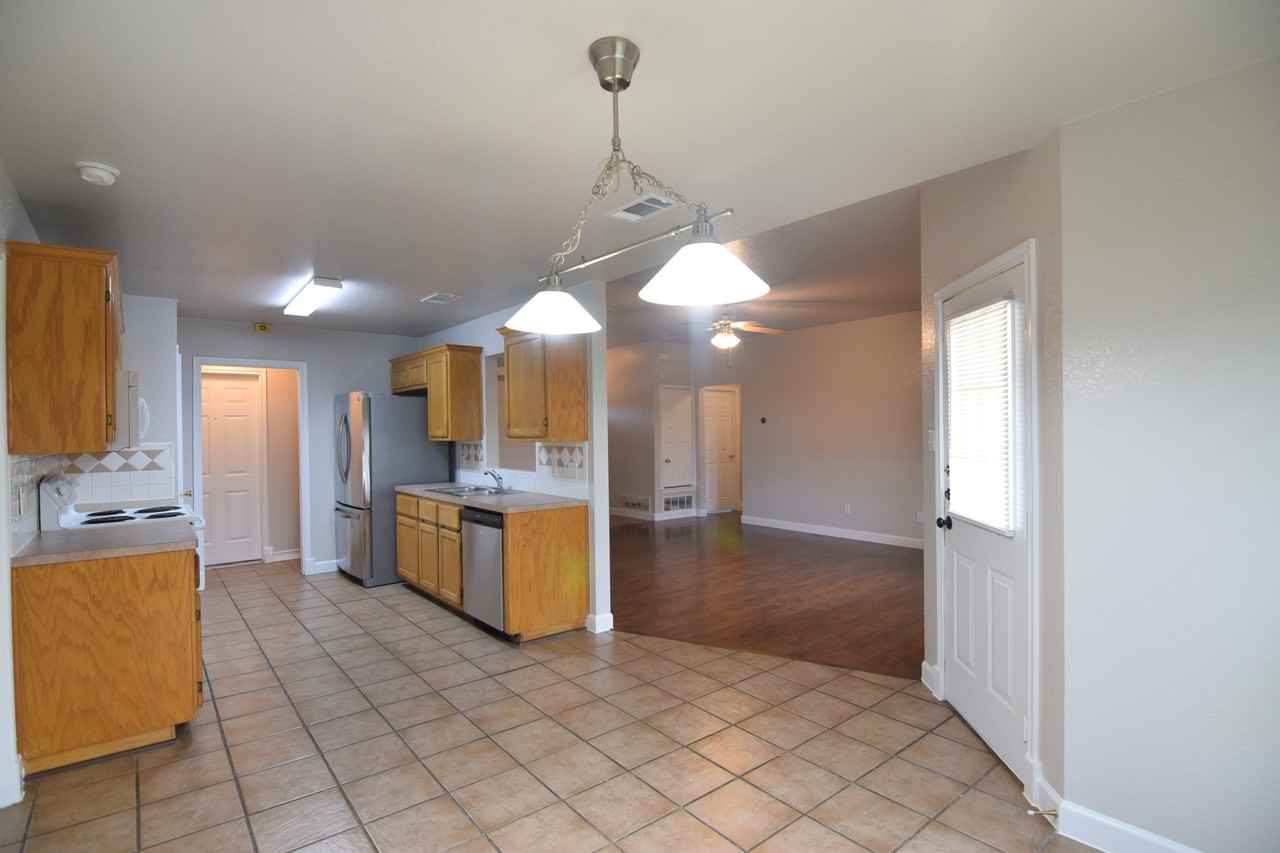 2610 Littlewood Dr - Photo 5 of 20