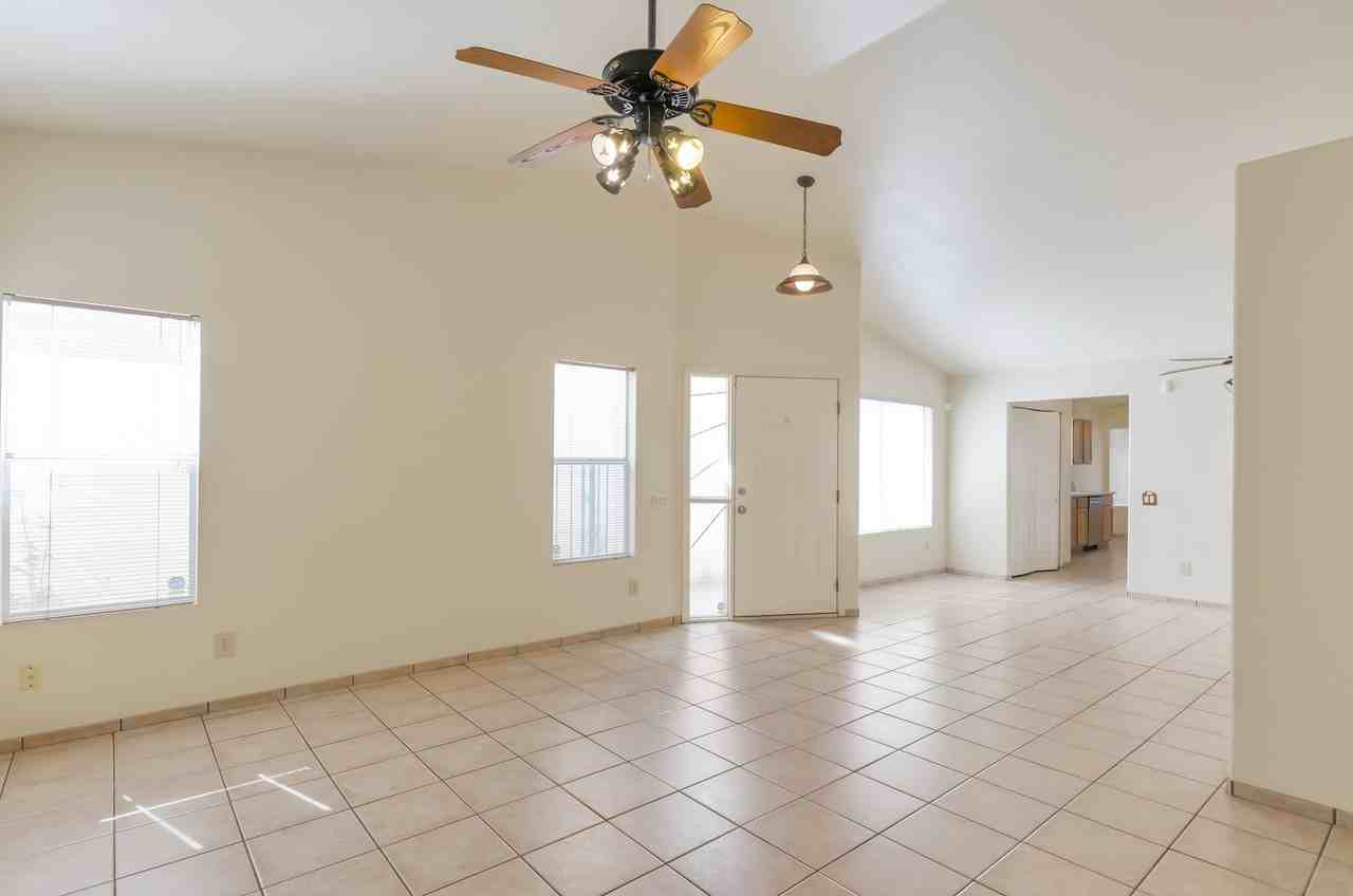 8732 N Lacerta Ln - Photo 2 of 15