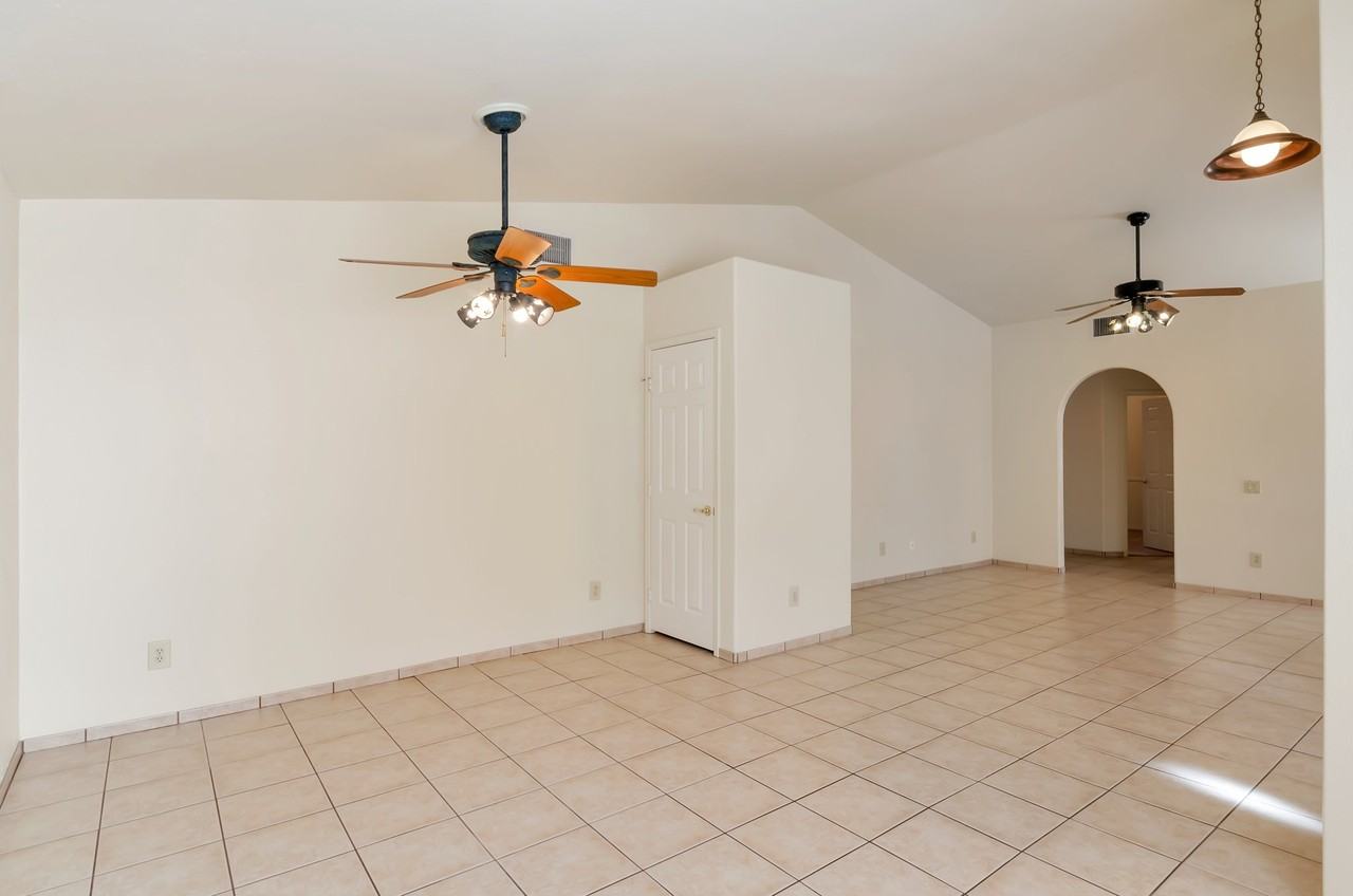 8732 N Lacerta Ln - Photo 3 of 15