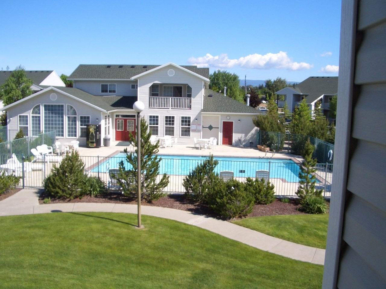 Briarwood Commons - Photo 6 of 50