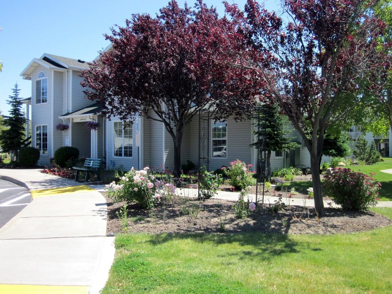 Briarwood Commons - Photo 7 of 50