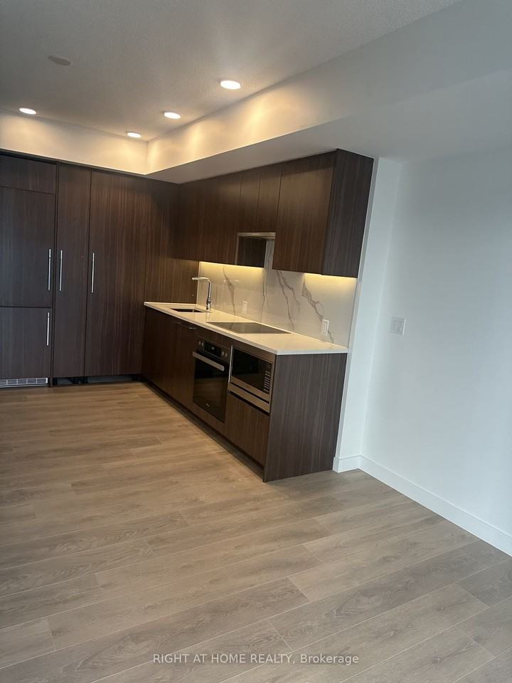 38 Widmer Street #4006