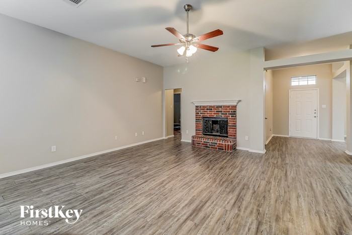 1551 Nottingham Dr - Photo 2 of 16