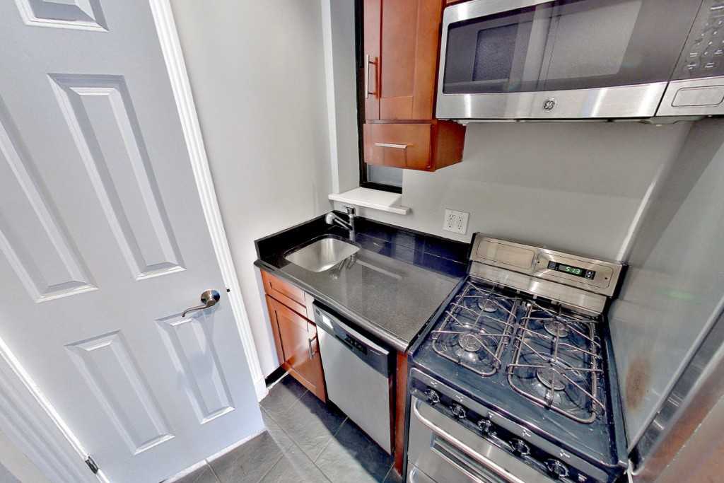 382 E 10th St #3D - Photo 2 of 4