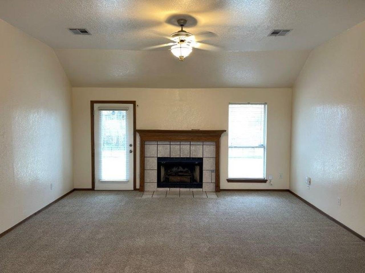 13012 Almond Dr - Photo 2 of 22