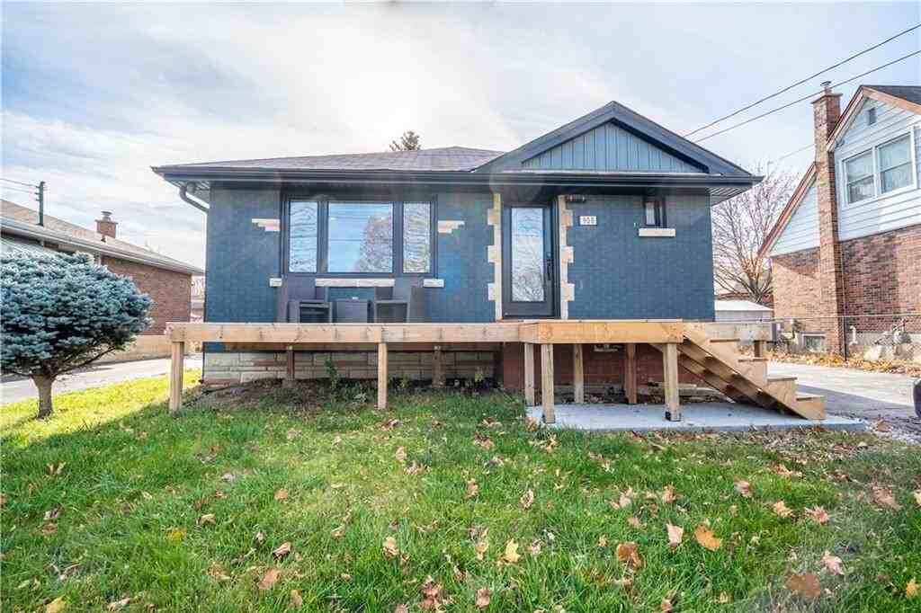 908 Fennell Avenue East #Upper