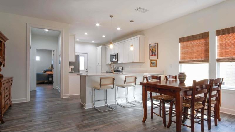 2910 Clearview Ave - Photo 5 of 23