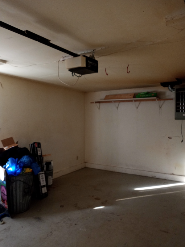 2113 Smelter Ave Ne - Photo 2 of 10