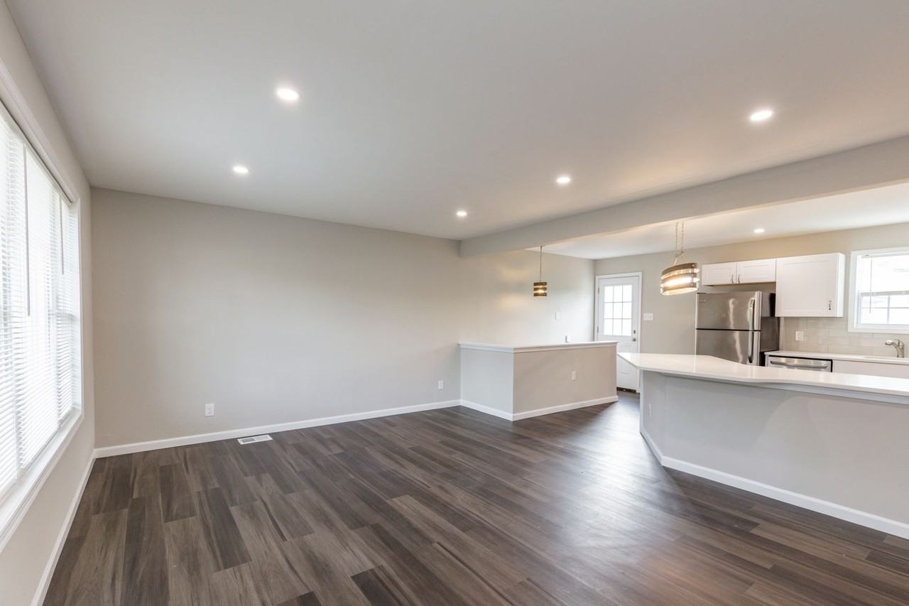 404 North Ave - Photo 2 of 9