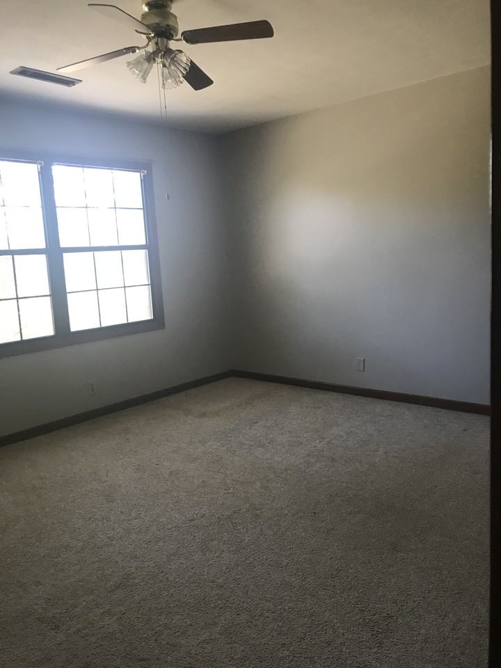 801 Sky Blue Dr #1 - Photo 5 of 15