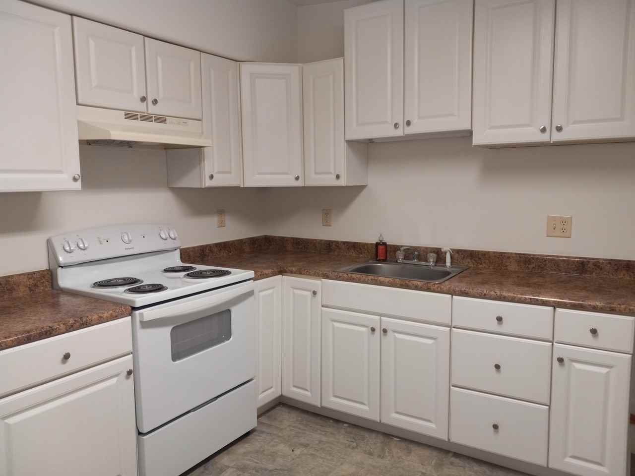 140 N Church St #B - Photo 2 of 8