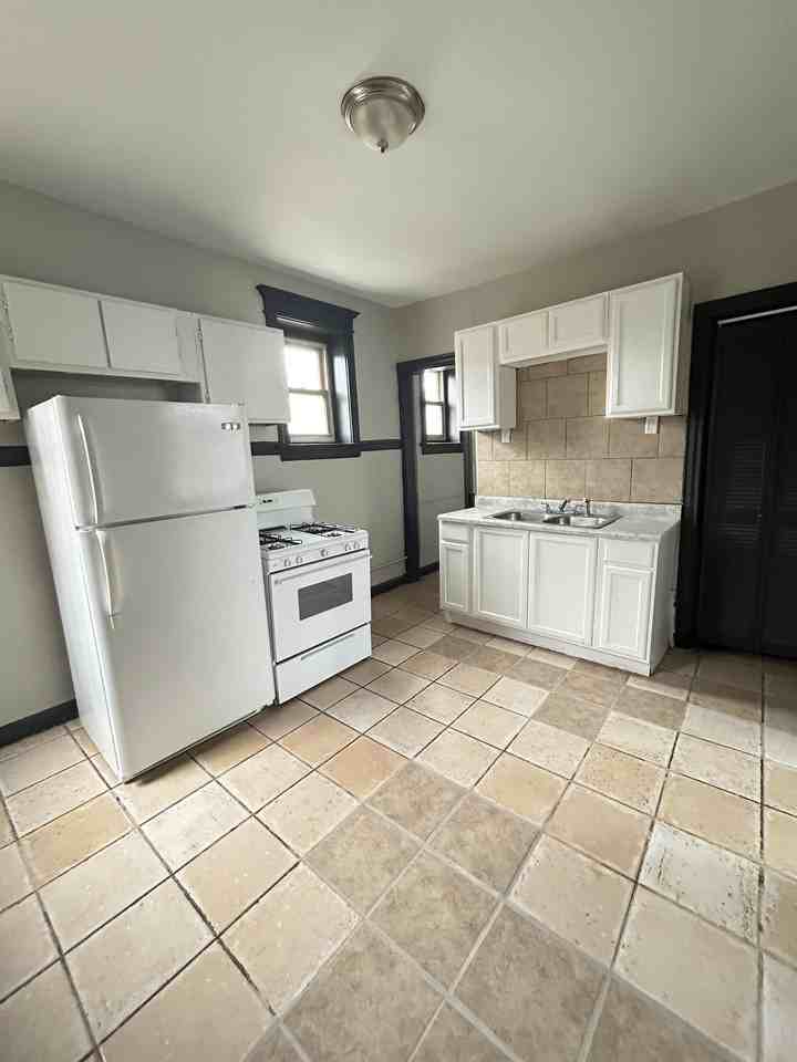 841 W 61st St #841-2 - Photo 6 of 15