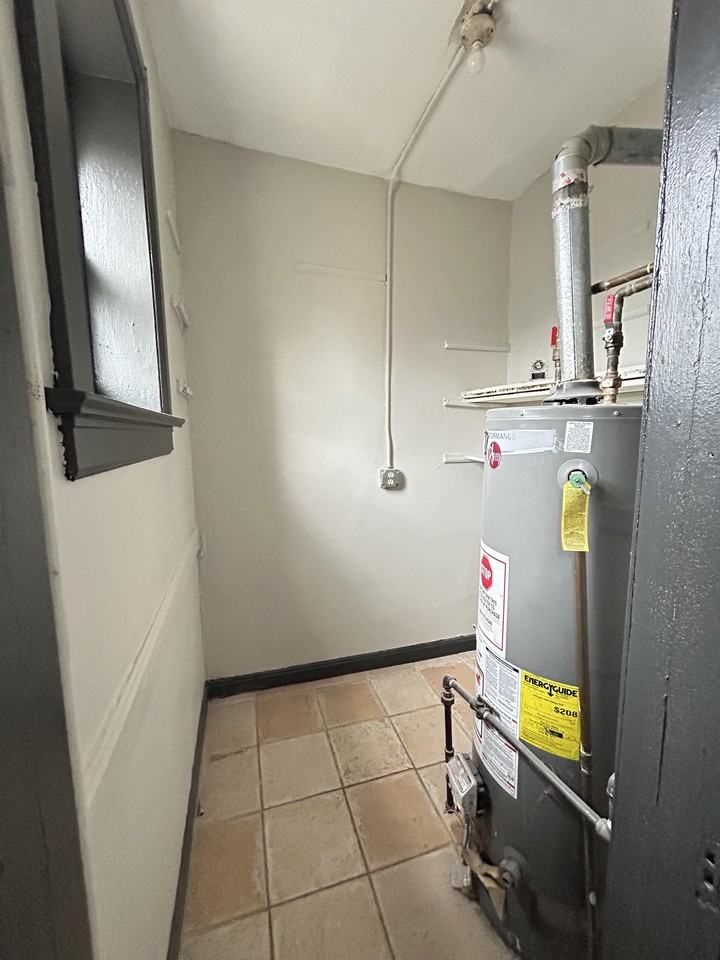 841 W 61st St #841-2 - Photo 7 of 15