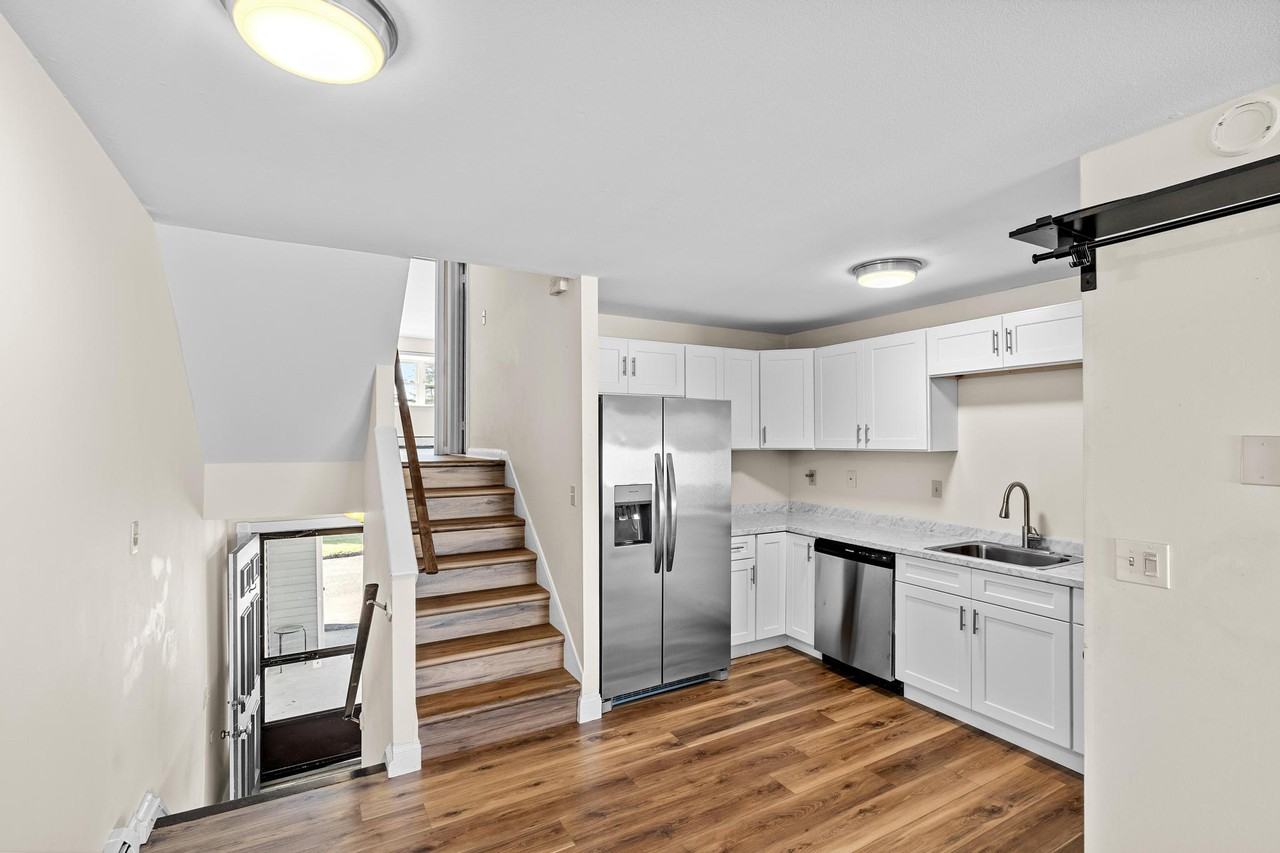 50 E Hill Rd #3L - Photo 2 of 19