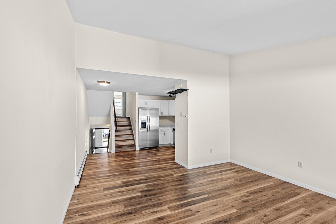 50 E Hill Rd #3L - Photo 4 of 19