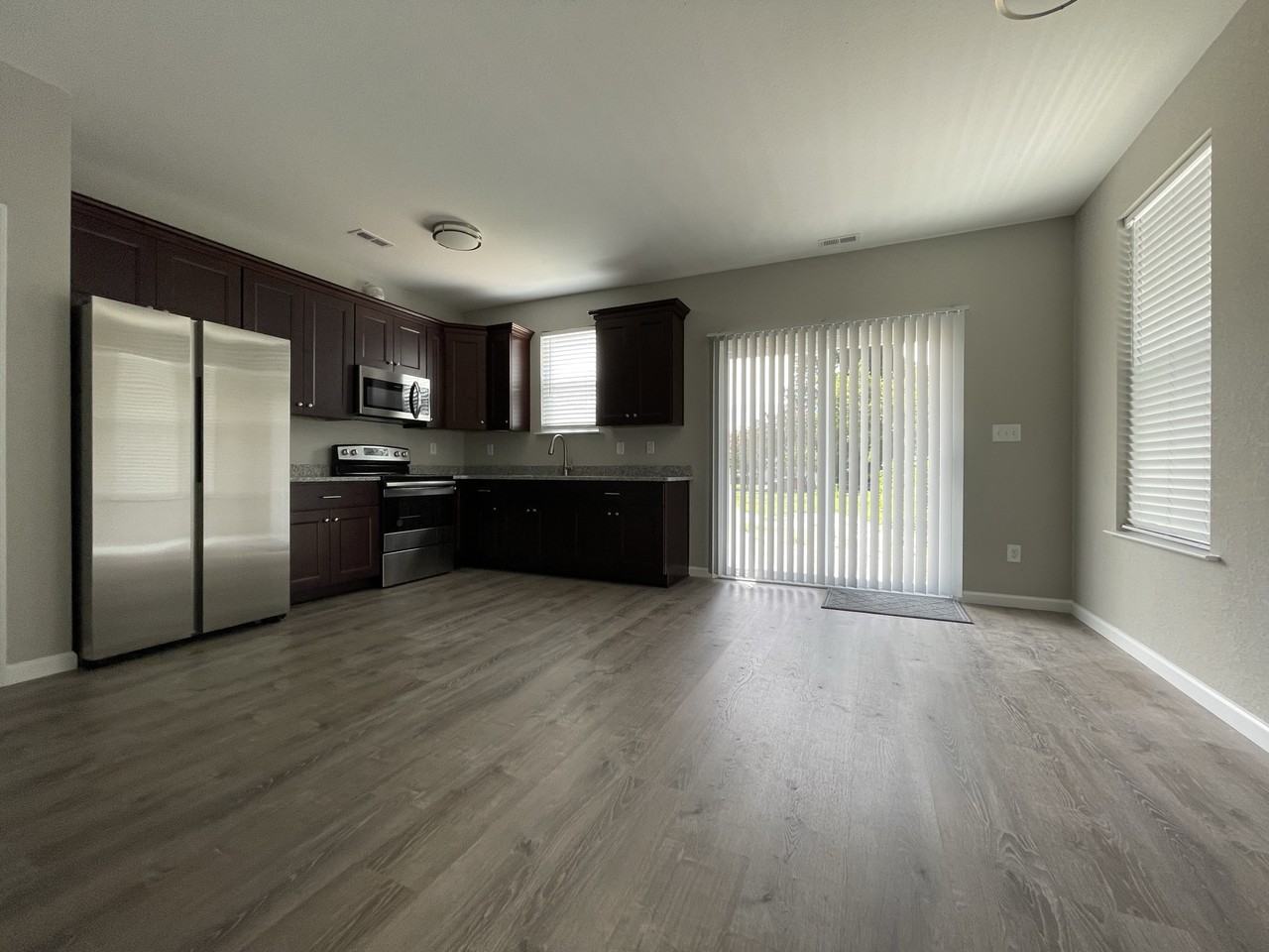 1307 W 27th St #NA - Photo 4 of 13