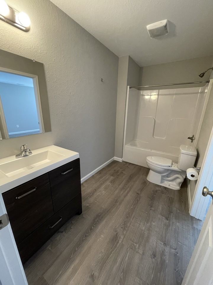 1307 W 27th St #NA - Photo 7 of 13