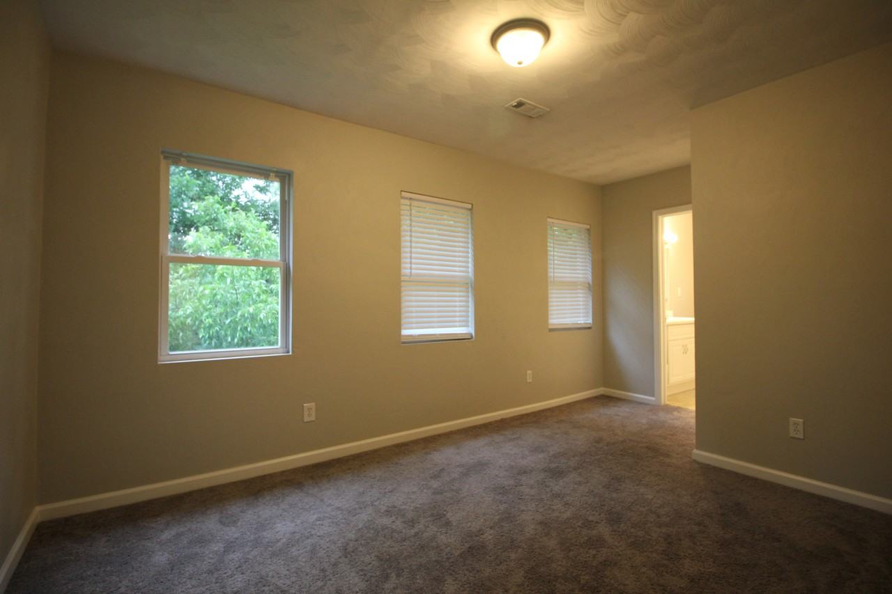 1300 W 26th St #NA - Photo 4 of 15