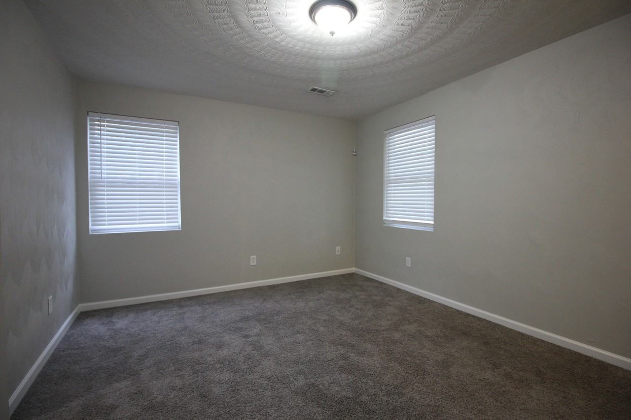 1300 W 26th St #NA - Photo 7 of 15