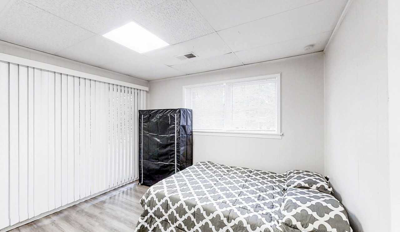 Oak Springs Ct - Photo 6 of 7