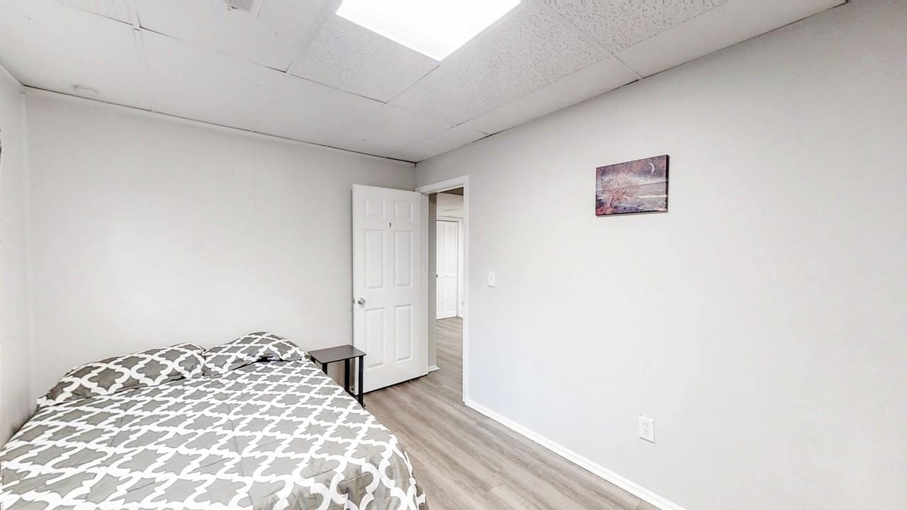 Oak Springs Ct - Photo 7 of 7