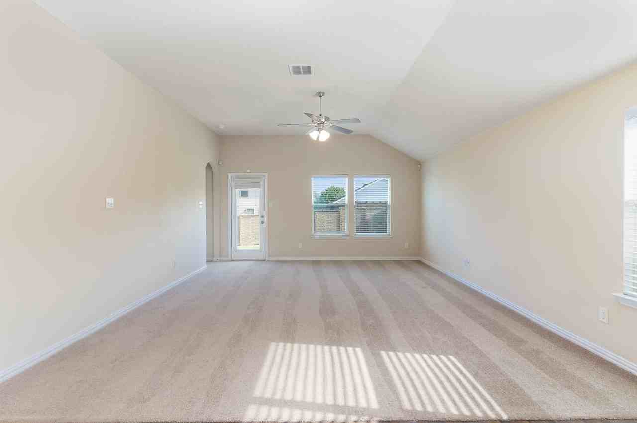1404 Glen Garden Dr - Photo 2 of 24