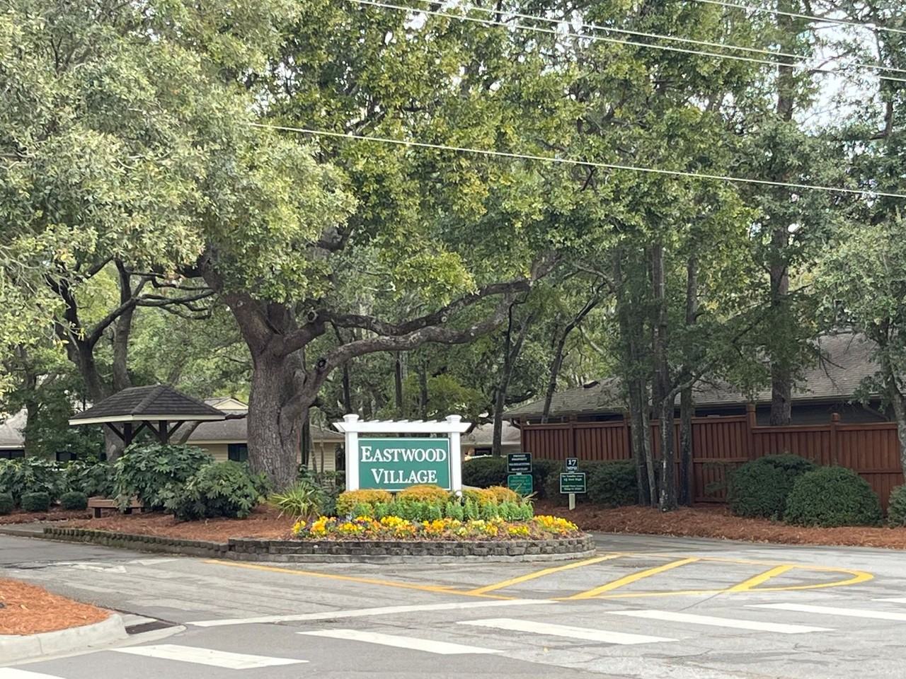 1213 Bayside Cir W - Photo 2 of 35