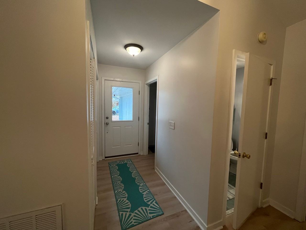 1213 Bayside Cir W - Photo 3 of 35