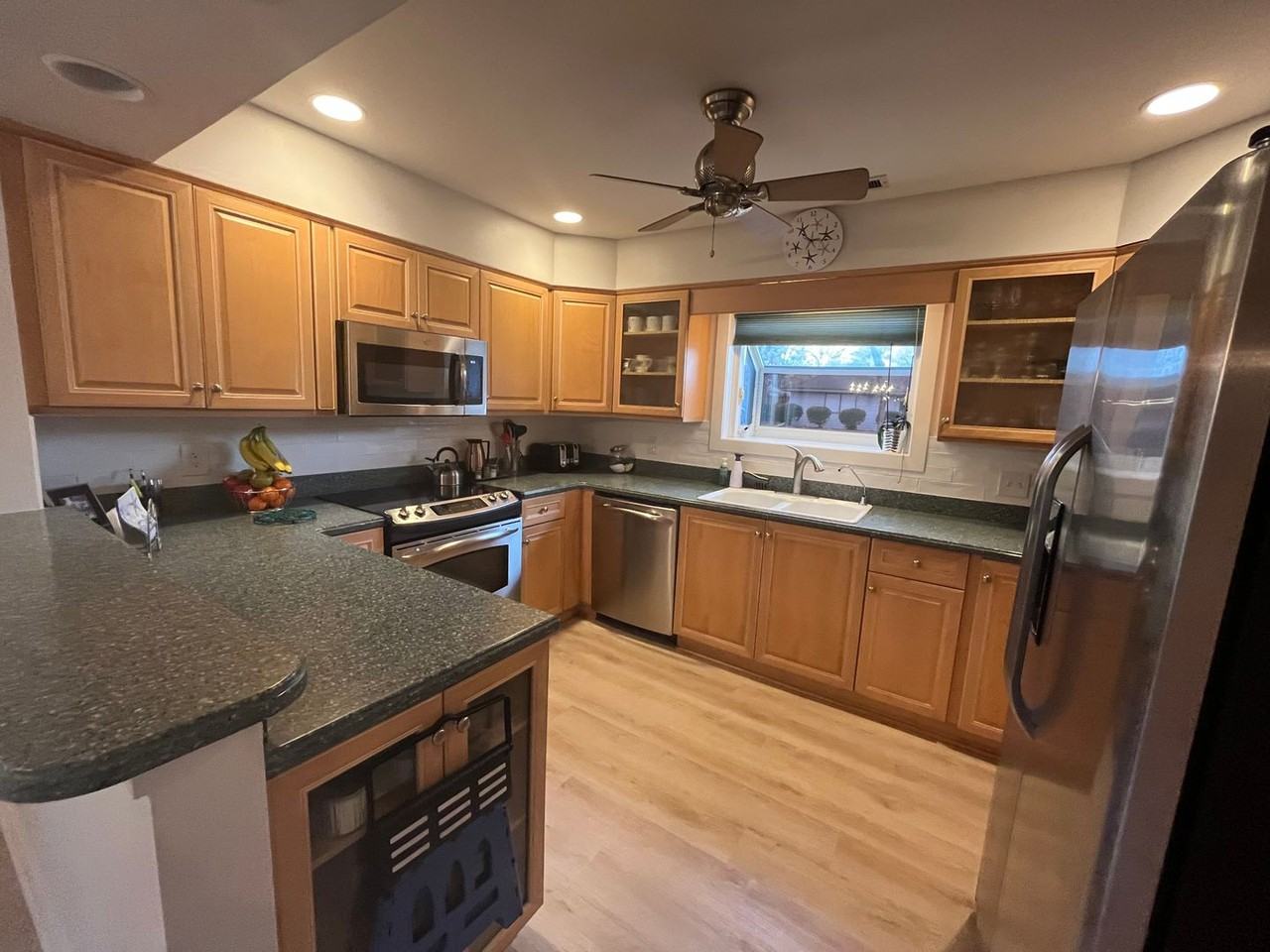 1213 Bayside Cir W - Photo 4 of 35